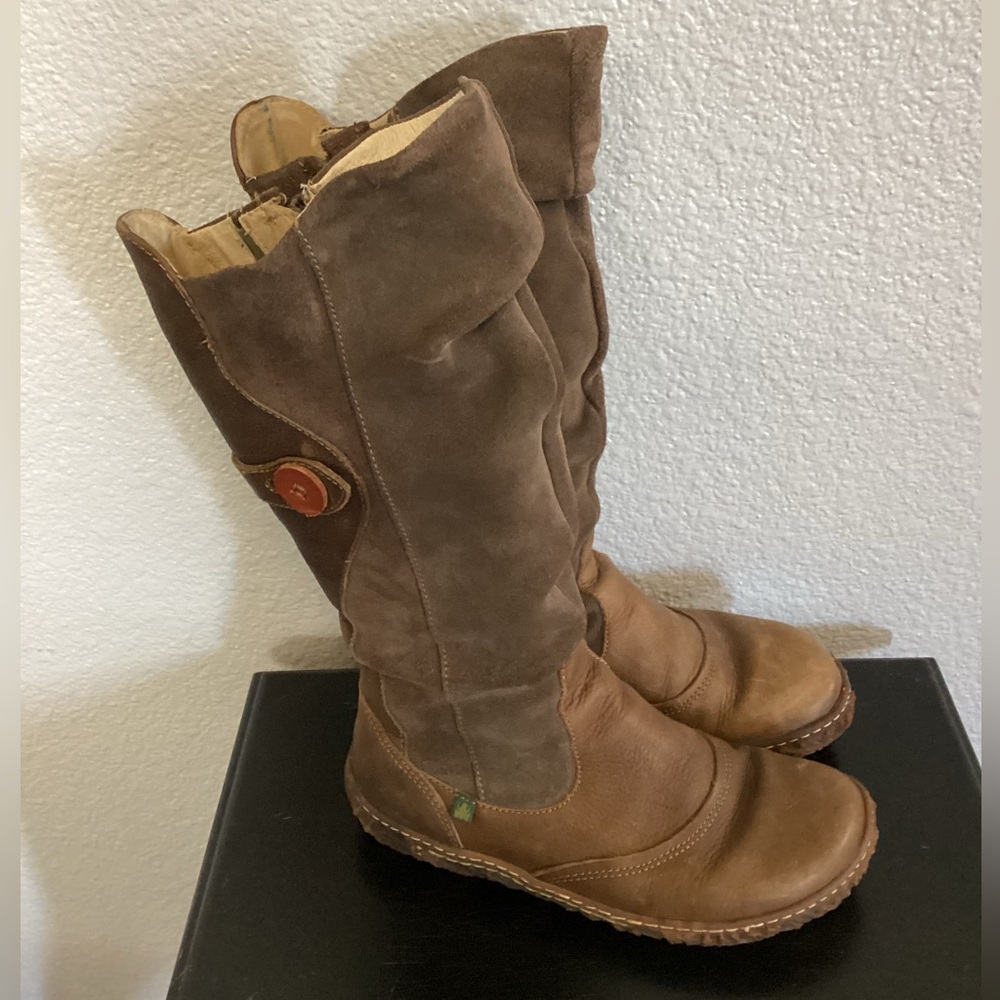Elnatualista  Boots NWT
